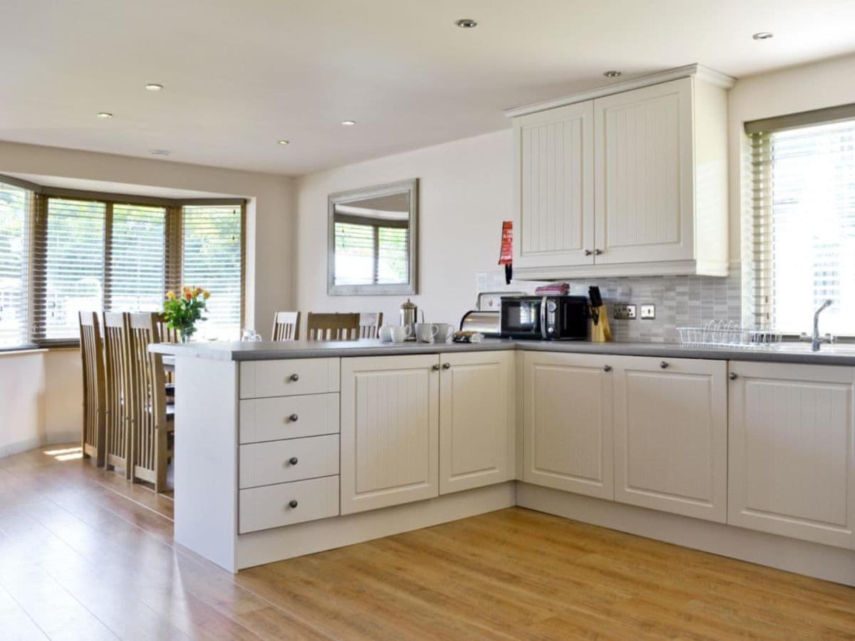 Elm Escapes Villa Knighton  Exterior foto