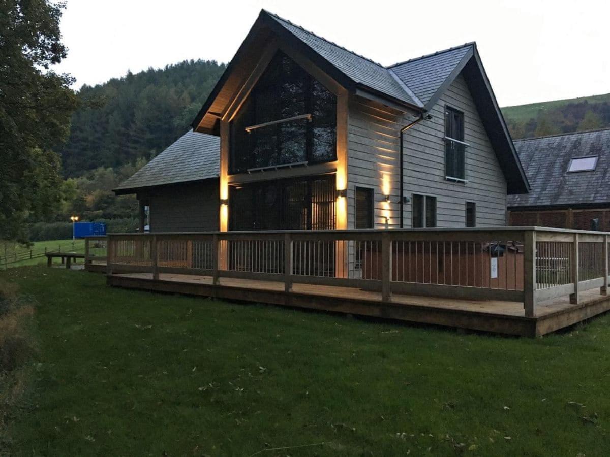 Elm Escapes Villa Knighton  Exterior foto