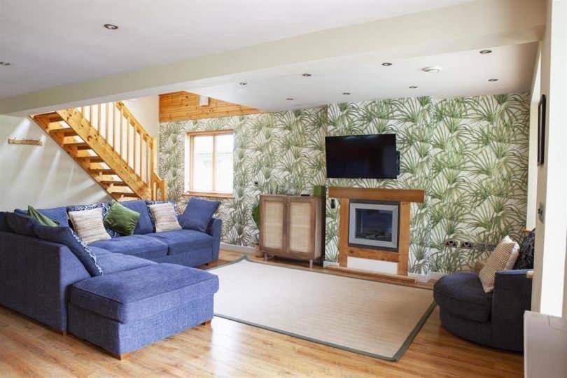 Elm Escapes Villa Knighton  Exterior foto