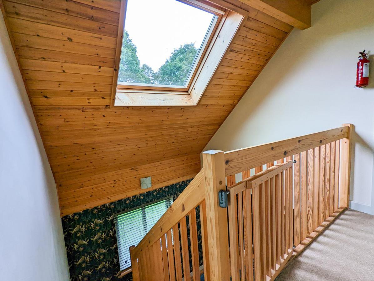 Elm Escapes Villa Knighton  Exterior foto