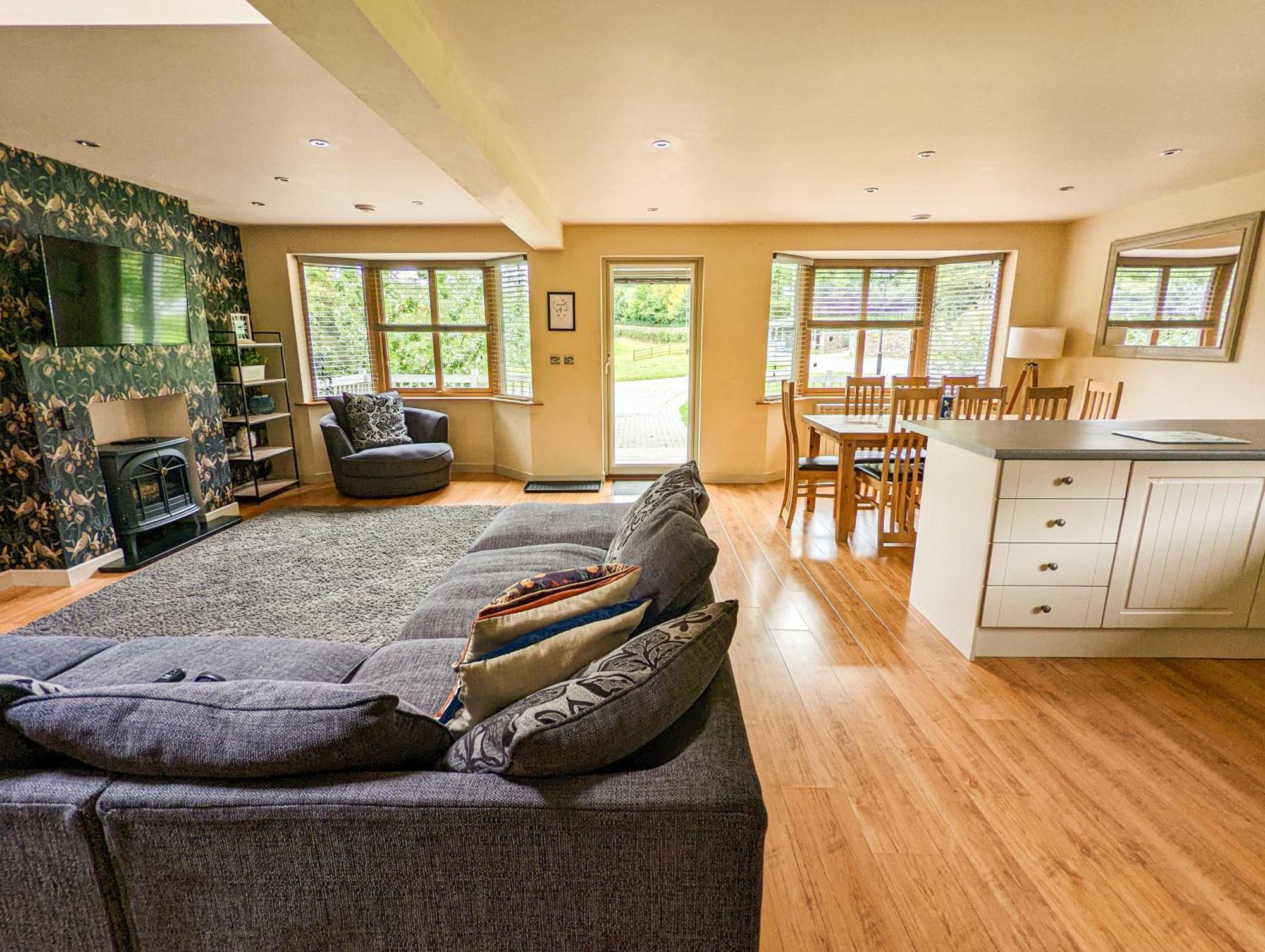 Elm Escapes Villa Knighton  Exterior foto