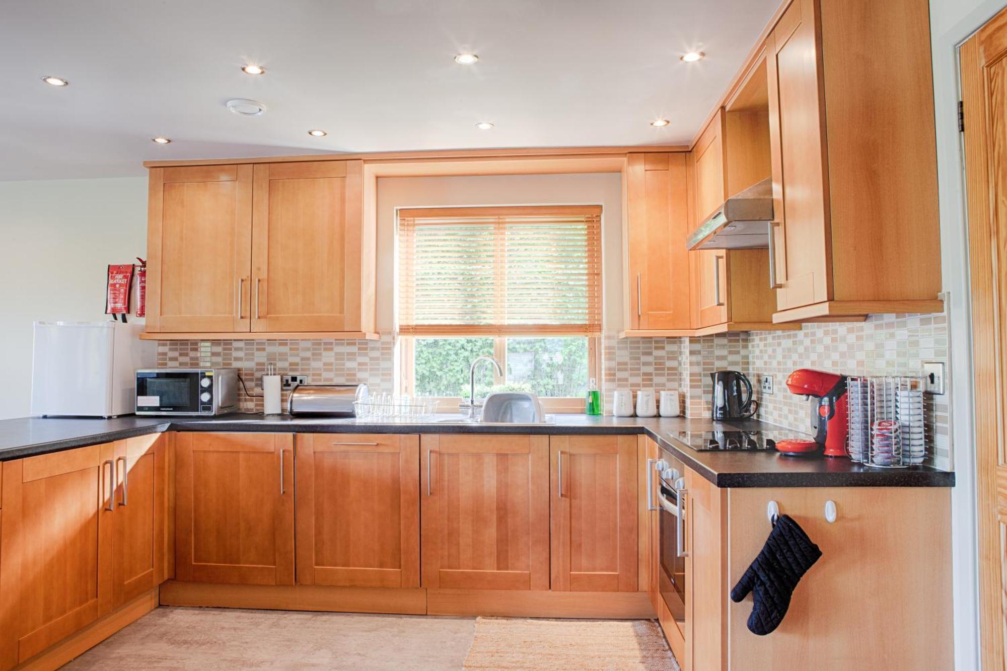 Elm Escapes Villa Knighton  Exterior foto
